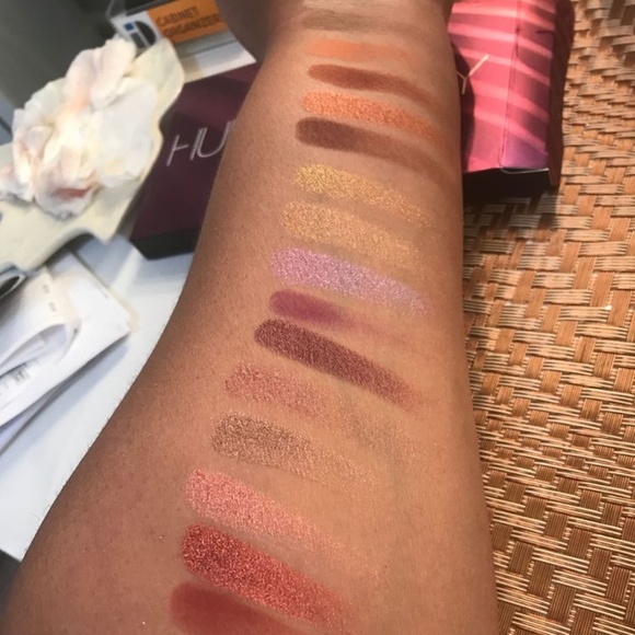 HUDA Beauty Desert Dusk Eye Shadow Pallette NWT - Picture 3 of 7